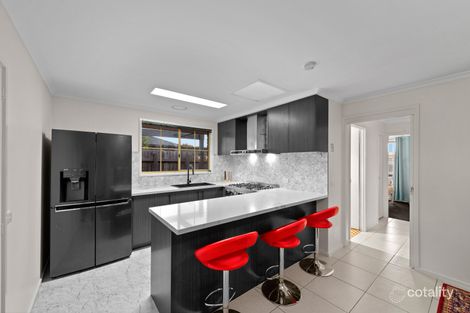 Property photo of 12 Lachlan Close Cranbourne North VIC 3977