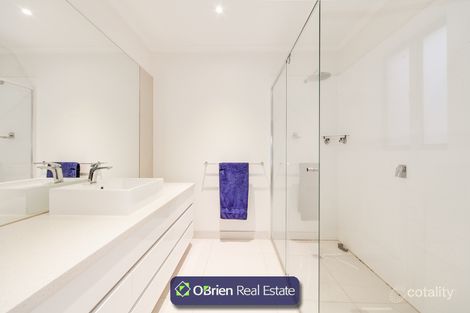 Property photo of 4 Elysian Place Cranbourne West VIC 3977