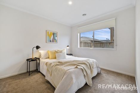 Property photo of 33 Ambient Way Point Cook VIC 3030