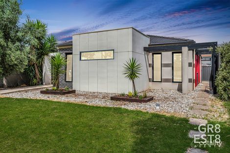 16 Frogmore Lane, Cranbourne North, VIC 3977