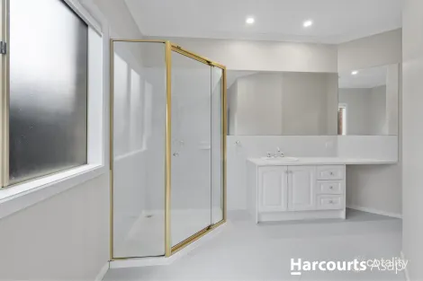 Property photo of 3 Yvette Drive Rowville VIC 3178