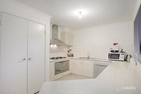 Property photo of 16 Red Gum Circuit Pakenham VIC 3810