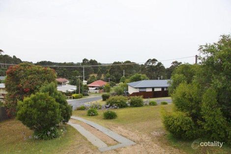 Property photo of 10 Ozone Crescent Lakes Entrance VIC 3909