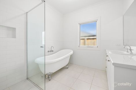 Property photo of 8 Beaumont Place Woodend VIC 3442