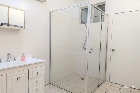 Property photo of 81 Toogood Road Woree QLD 4868