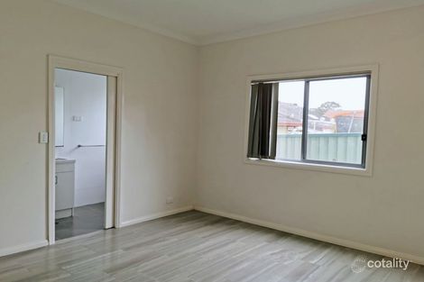 Property photo of 4 Larien Crescent Birrong NSW 2143