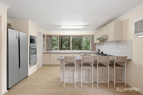 Property photo of 38 William Hovell Drive Endeavour Hills VIC 3802