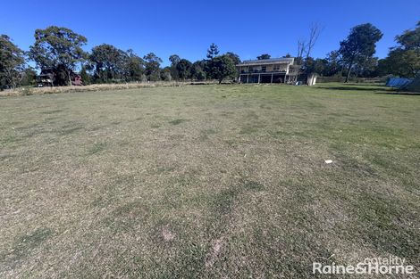 13 Pitts Rd, South Nanango, QLD 4615