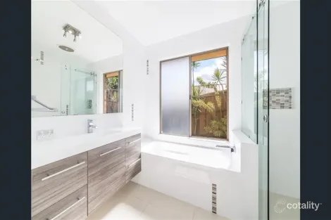 Property photo of 7 Tobermory Court Merrimac QLD 4226