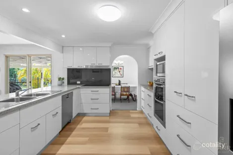 Property photo of 8 Pioneer Crescent Bellbowrie QLD 4070