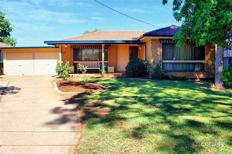 27 Main St, Lake Albert, NSW 2650