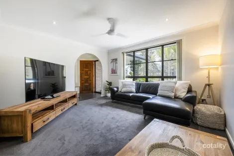 Property photo of 16 Coonawarra Court Yamba NSW 2464