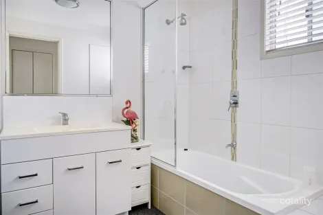 Property photo of 9/9 Cavella Drive Glen Eden QLD 4680