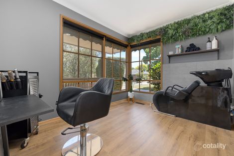 Property photo of 15 Hillview Place Berwick VIC 3806