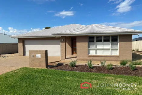 Property photo of 17 Kentucky Crescent Gobbagombalin NSW 2650