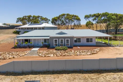 16 Tomkins Bend, Nunile, WA 6566