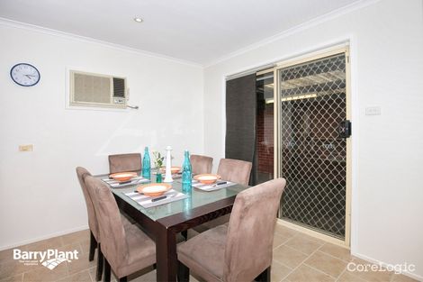 Property photo of 5 Flowers Close Roxburgh Park VIC 3064