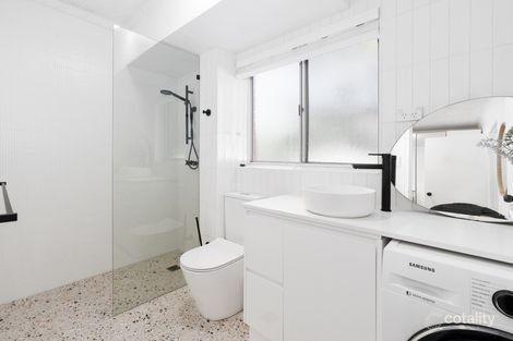 Property photo of 1/7 Clarence Avenue Dee Why NSW 2099