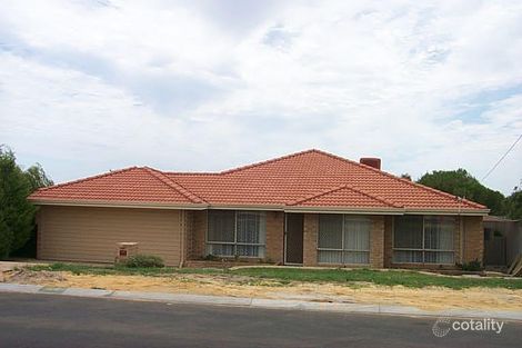 48 Wittenoom Rd, High Wycombe, WA 6057