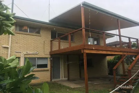 Property photo of 13 Morialta Street Mansfield QLD 4122