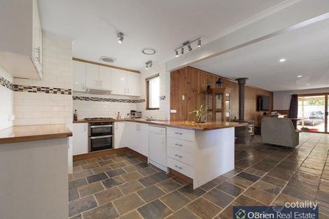 Property photo of 53 Strathavan Drive Berwick VIC 3806