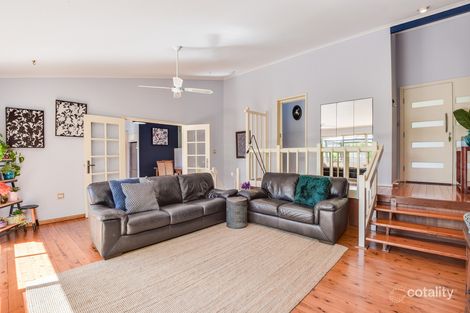 Property photo of 13 Crawford Crescent Wyoming NSW 2250