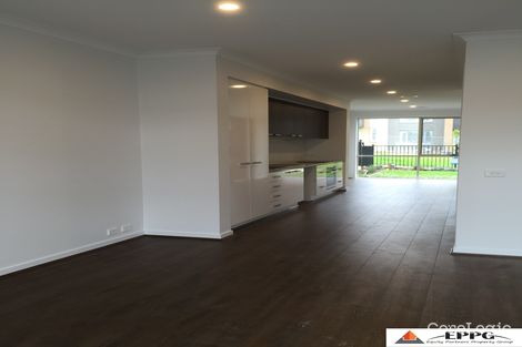 Property photo of 94 Camera Walk Coburg North VIC 3058