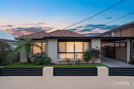 Property photo of 18 Carnegie Circuit Chifley NSW 2036