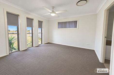 Property photo of 27 Racecourse Road Miles QLD 4415