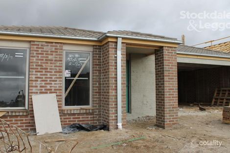 Property photo of 11 Summerhill Drive Pakenham VIC 3810