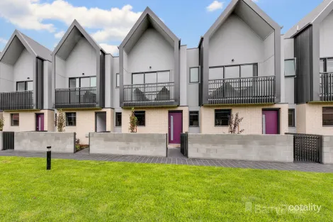 9 Ripplebrook Walk, Pakenham, VIC 3810