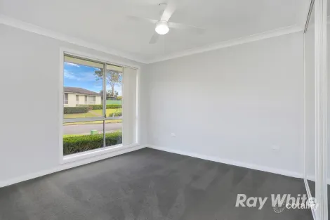 Property photo of 2 Fontana Close St Clair NSW 2759