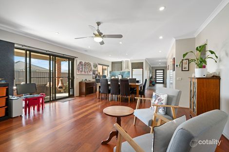 Property photo of 11 Speechley Court Sale VIC 3850