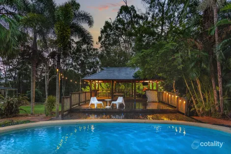 41 WINDERADEEN DR, HIGHLAND PARK, QLD 4211