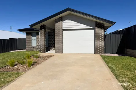 2/36 Vaucluse Pl, Parkes, NSW 2870