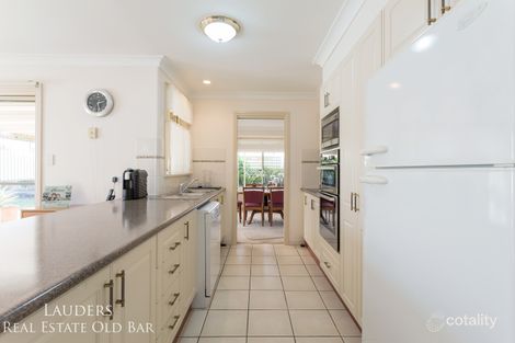 Property photo of 29 Pryor Crescent Old Bar NSW 2430