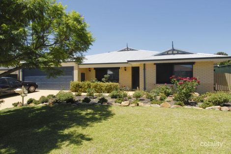 8 Cleveland Ct, Marangaroo, WA 6064