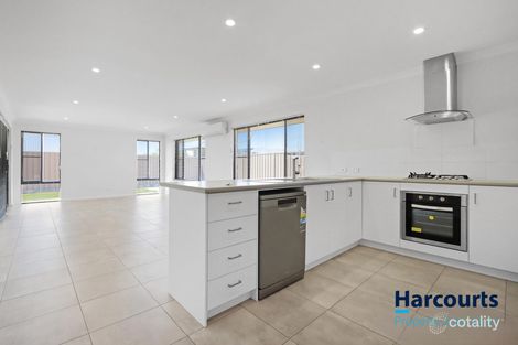 34 Pickering Ave, Parmelia, WA 6167