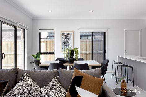 2702 Farm Rd, Werribee, VIC 3030