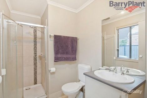 Property photo of 31 Moncrieff Parade Point Cook VIC 3030