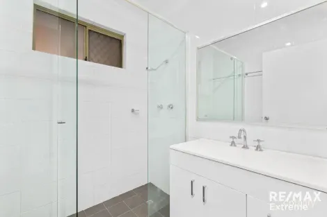 Property photo of 54 Dealy Close Cannington WA 6107