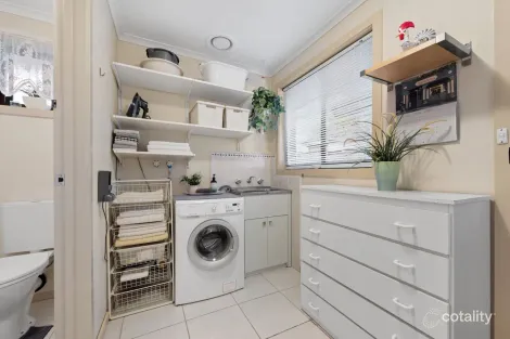 Property photo of 16 Maynard Place Kings Park VIC 3021