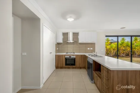 Property photo of 52 Garden Drive Epsom VIC 3551