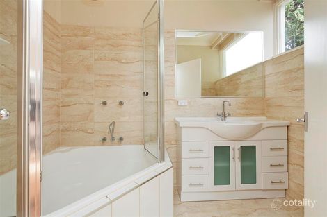 Property photo of 3/18 Fernhurst Grove Kew VIC 3101