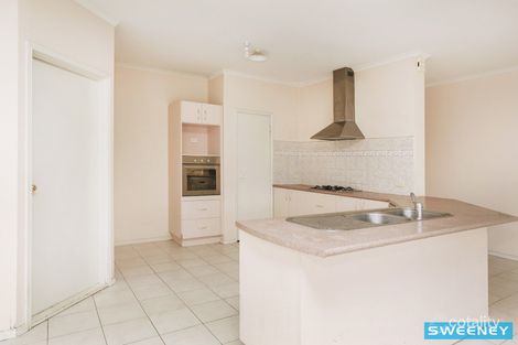 Property photo of 5 Como Glen Caroline Springs VIC 3023