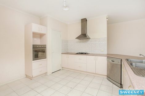 Property photo of 5 Como Glen Caroline Springs VIC 3023