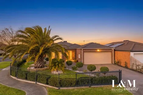 Property photo of 1 Regency Road Roxburgh Park VIC 3064