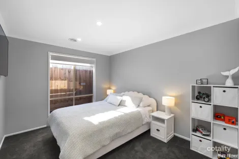 Property photo of 28 Wood Street Avondale Heights VIC 3034