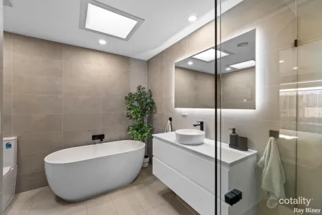 Property photo of 28 Wood Street Avondale Heights VIC 3034