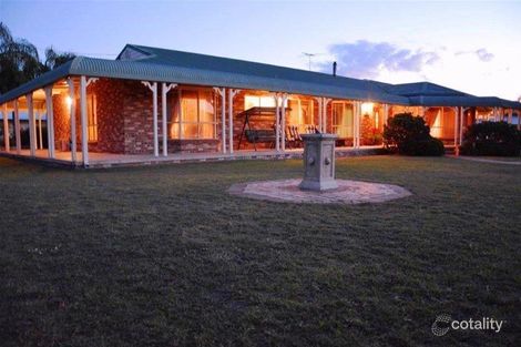 6 Lawton Pl, Miles, QLD 4415